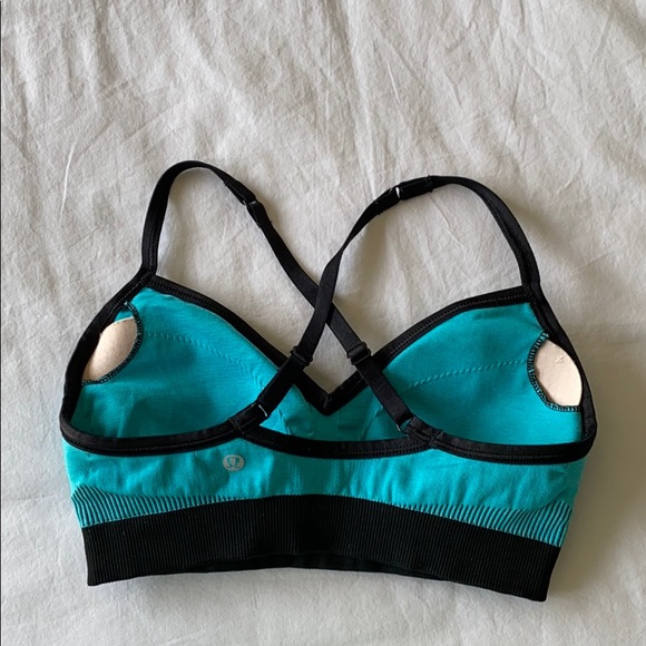 Lululemon sports bra, with padding, barely worn. - Picture 2 of 4